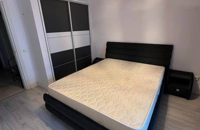 Vermietung eines gemütlichen Studio-Apartments mit separatem Zimmer und Balkon, Bukarest, Rumänien
